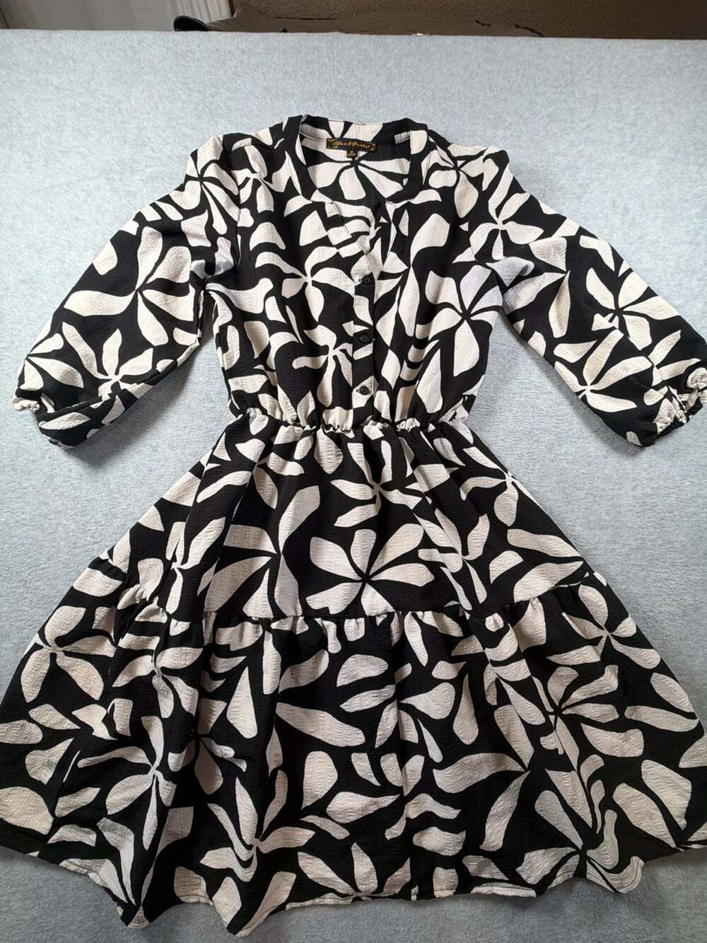 Alex & Parker Black &White Floral Print Puff Sleeve Ruffle Hem Mini Shirt Dress